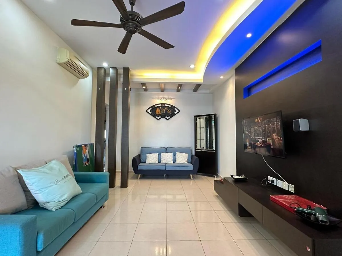 Bukit Indah 6Pax Small Gathering House Bbq Johor Bahru 0*,  Malaysia